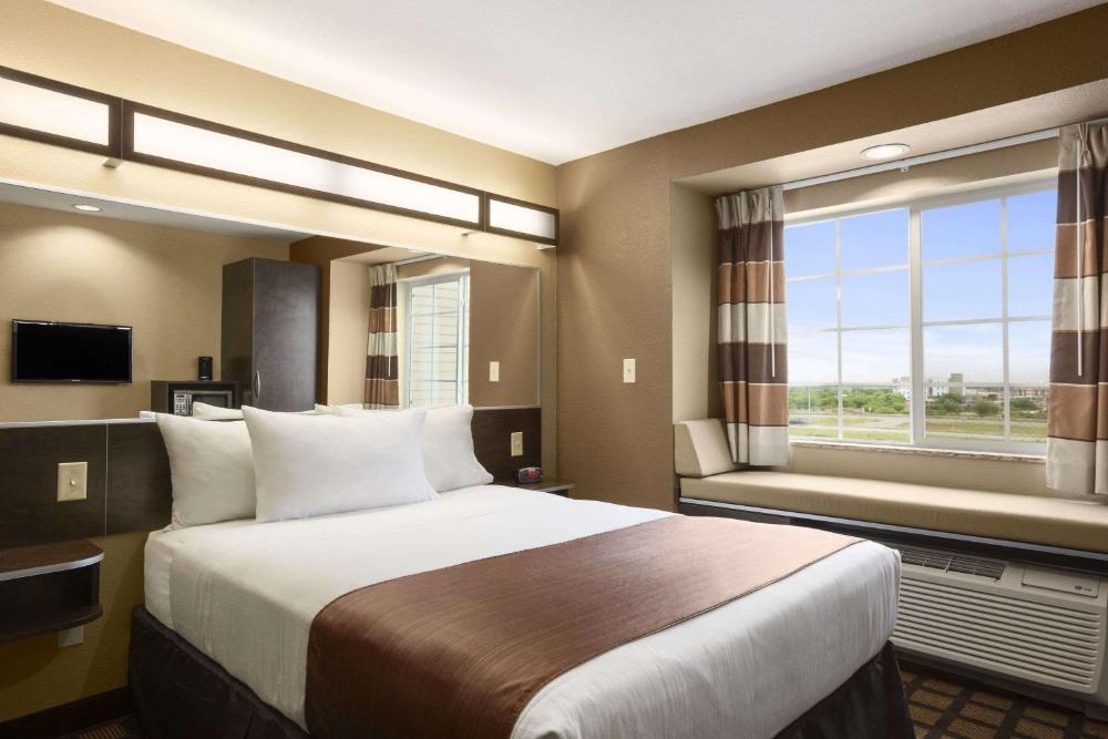 Microtel Inn & Suites Cotulla